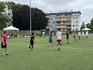 Essais, passes et fair-play : les CM1-CM2 au tournoi de rugby !